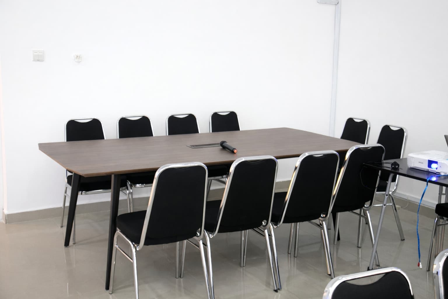 Meeting room - rear perspective